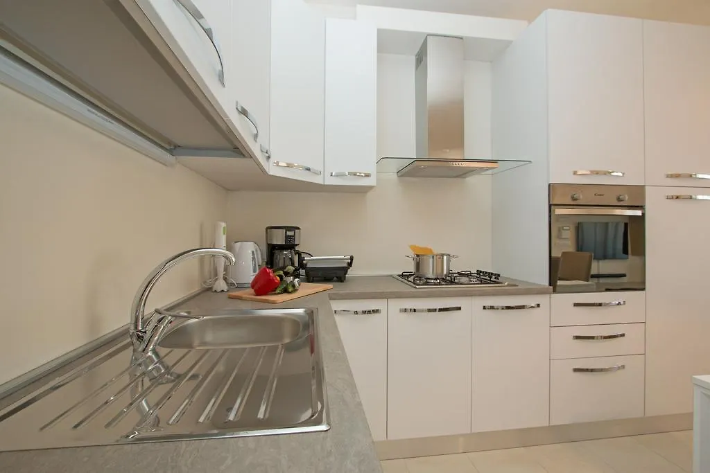 Le Corti Caterina Apartment Lonato 0*,